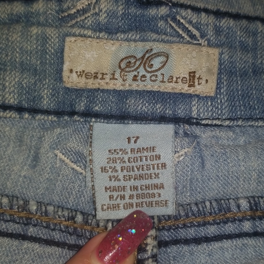 So Wear It Declare It Bermuda Jean Shorts - Picture 4 of 4